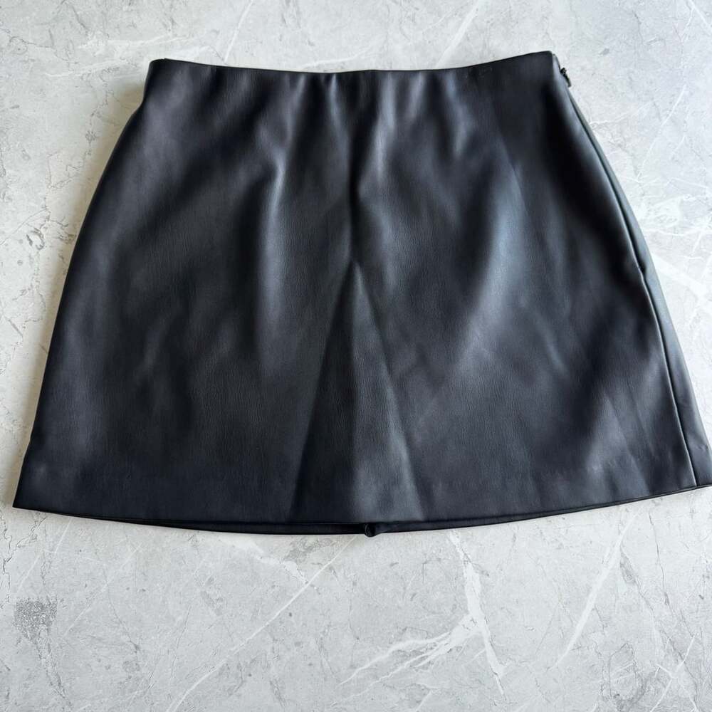 Abercrombie & Fitch The A&F Scarlett Mini Short Skort Black Faux Leather Size S